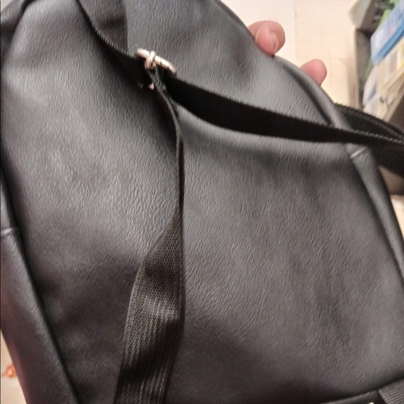 Women’s Small Black Leather Backpack. - Picture 2 of 3
